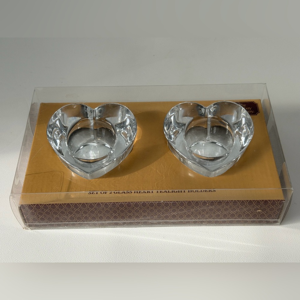 The Bombay Company Glass heart tea light holder  2pcs set romantic valentines
